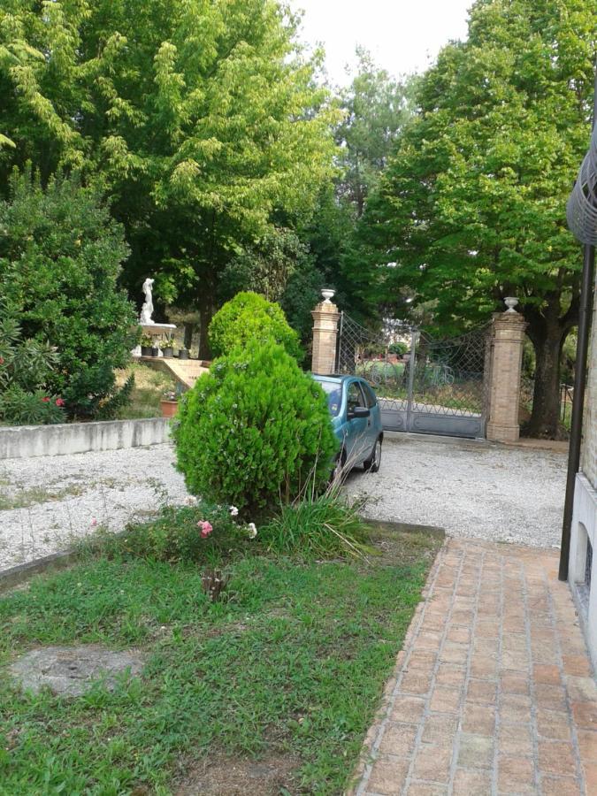 Ostra B&B Bread And Fantasy מראה חיצוני תמונה