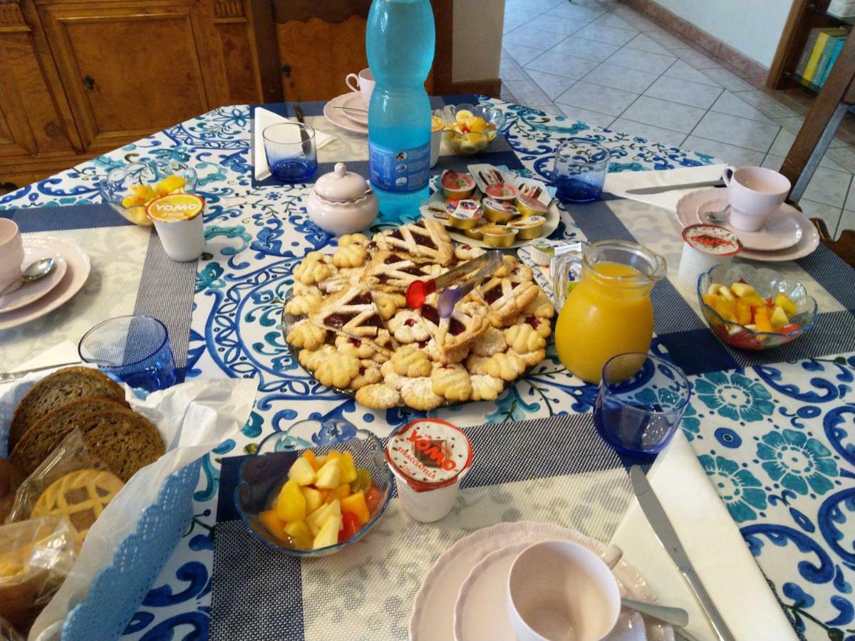Ostra B&B Bread And Fantasy מראה חיצוני תמונה